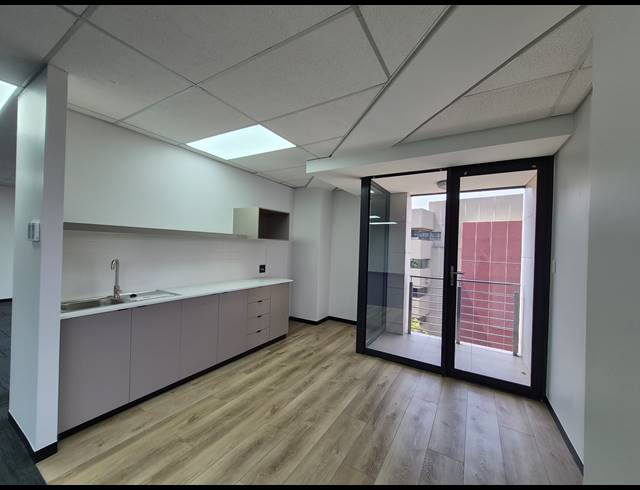 230M² OFFICE TO LET IN SANDOWN